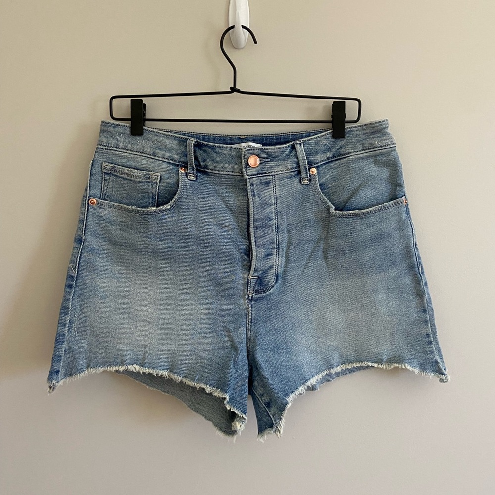 Good American Bombshell Women’s Jean Shorts